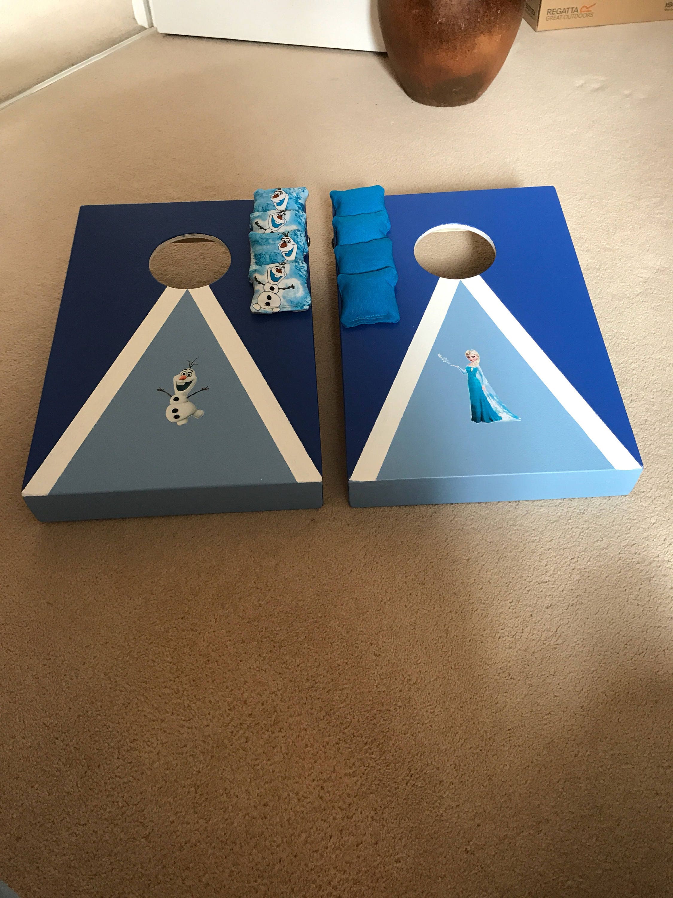 Frozen Mini Bean Bag Toss Game – Olaf Elsa Cornhole Set (Indoor/Outdoor)