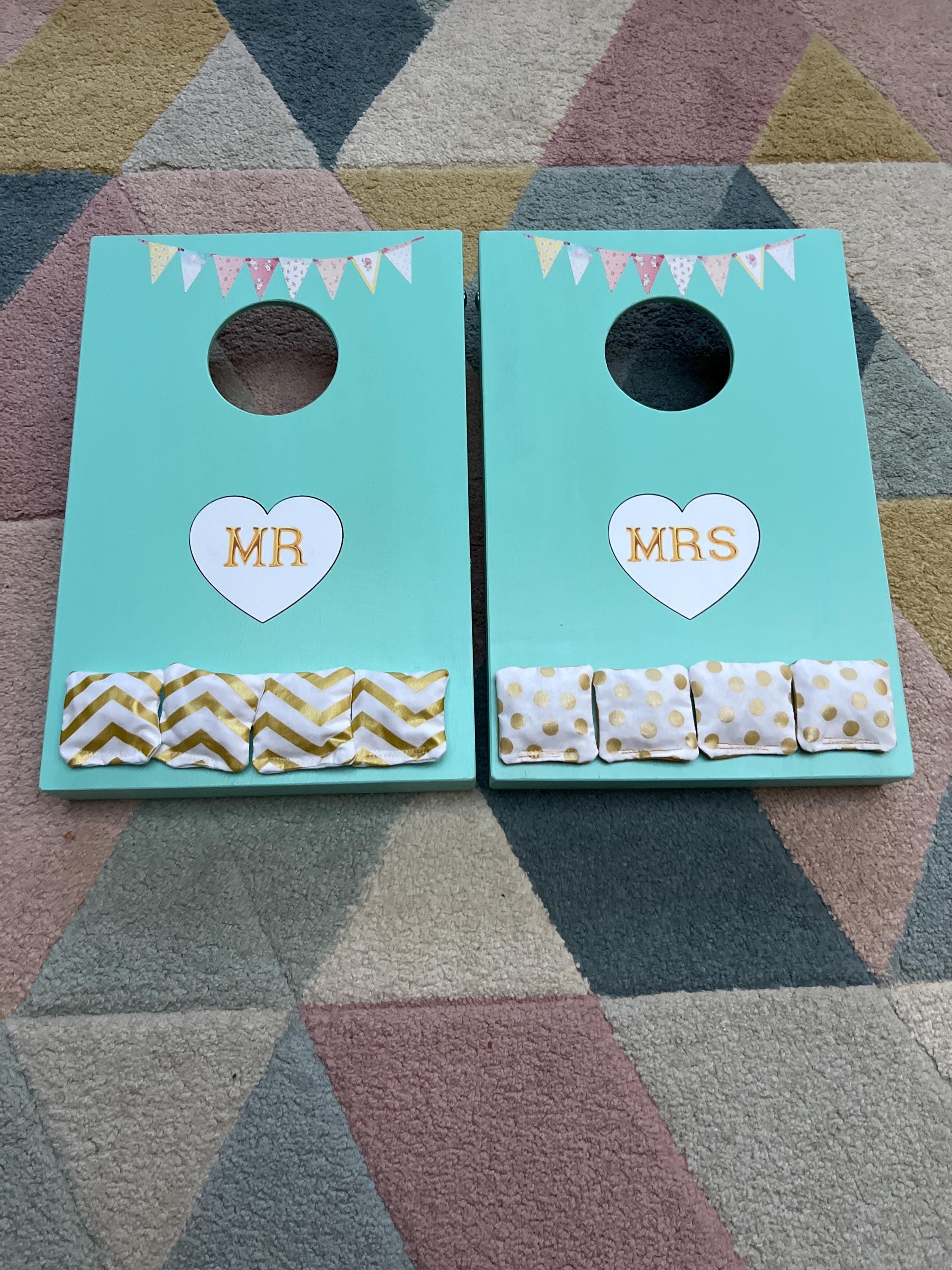 Cornhole Set-Vintage Mr & Mrs Bean Bag Toss Game: Wedding Party
