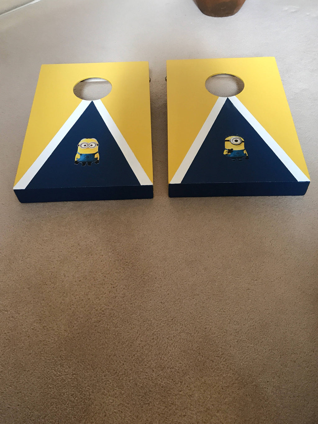 Minions Bean Bag Toss Game – Party for All Ages, Includes Boards & Bean Bags