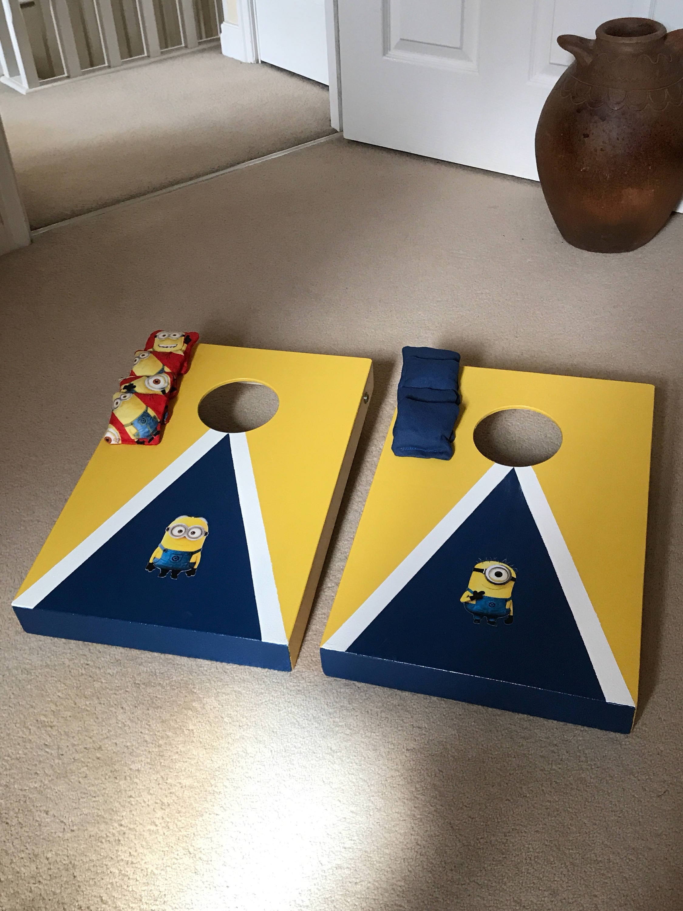 Minions Bean Bag Toss Game – Party for All Ages, Includes Boards & Bean Bags
