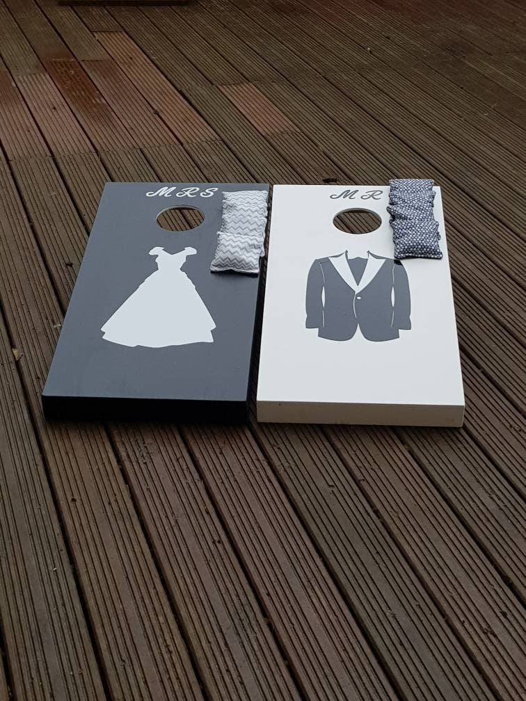 Wedding Cornhole Game: Personalized Mr & Mrs Bean Bag Toss