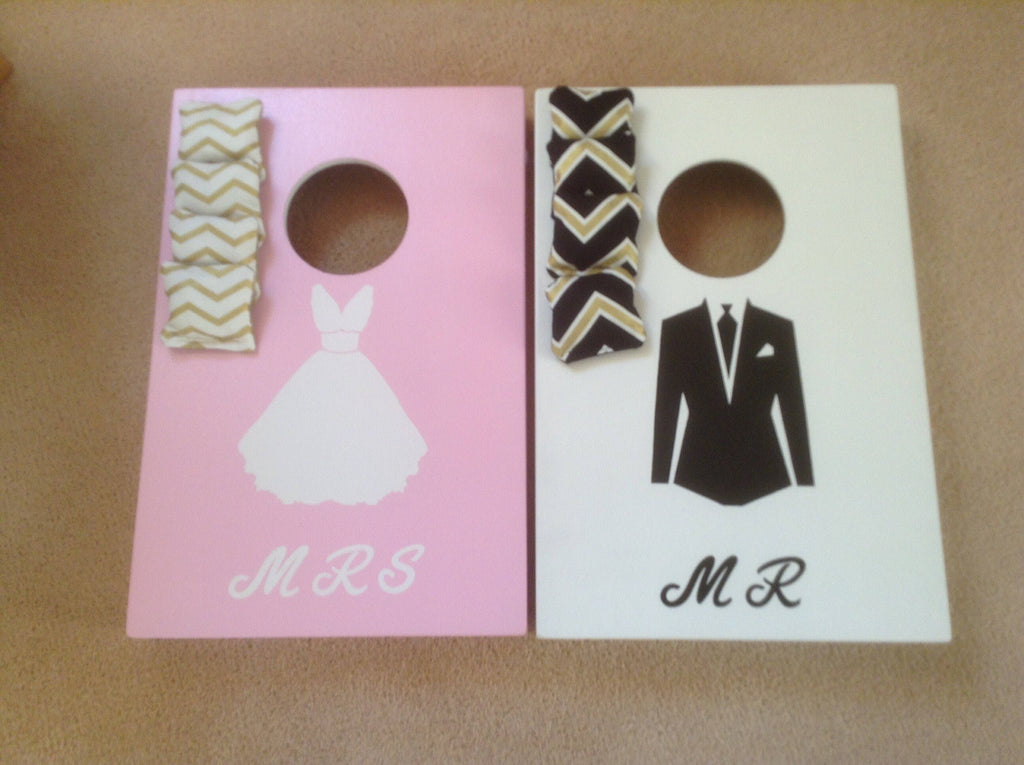 Custom Wedding Cornhole Set – Pink and White Lawn Game, Mr and Mrs