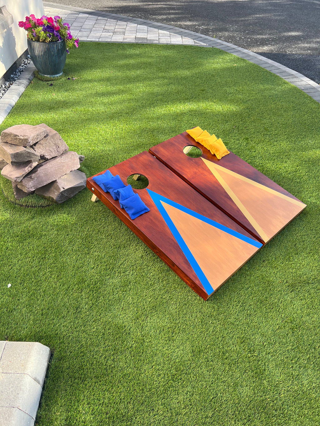 Two-Toned Stained Medium Cornhole Set – Blue & Gold Stripe
