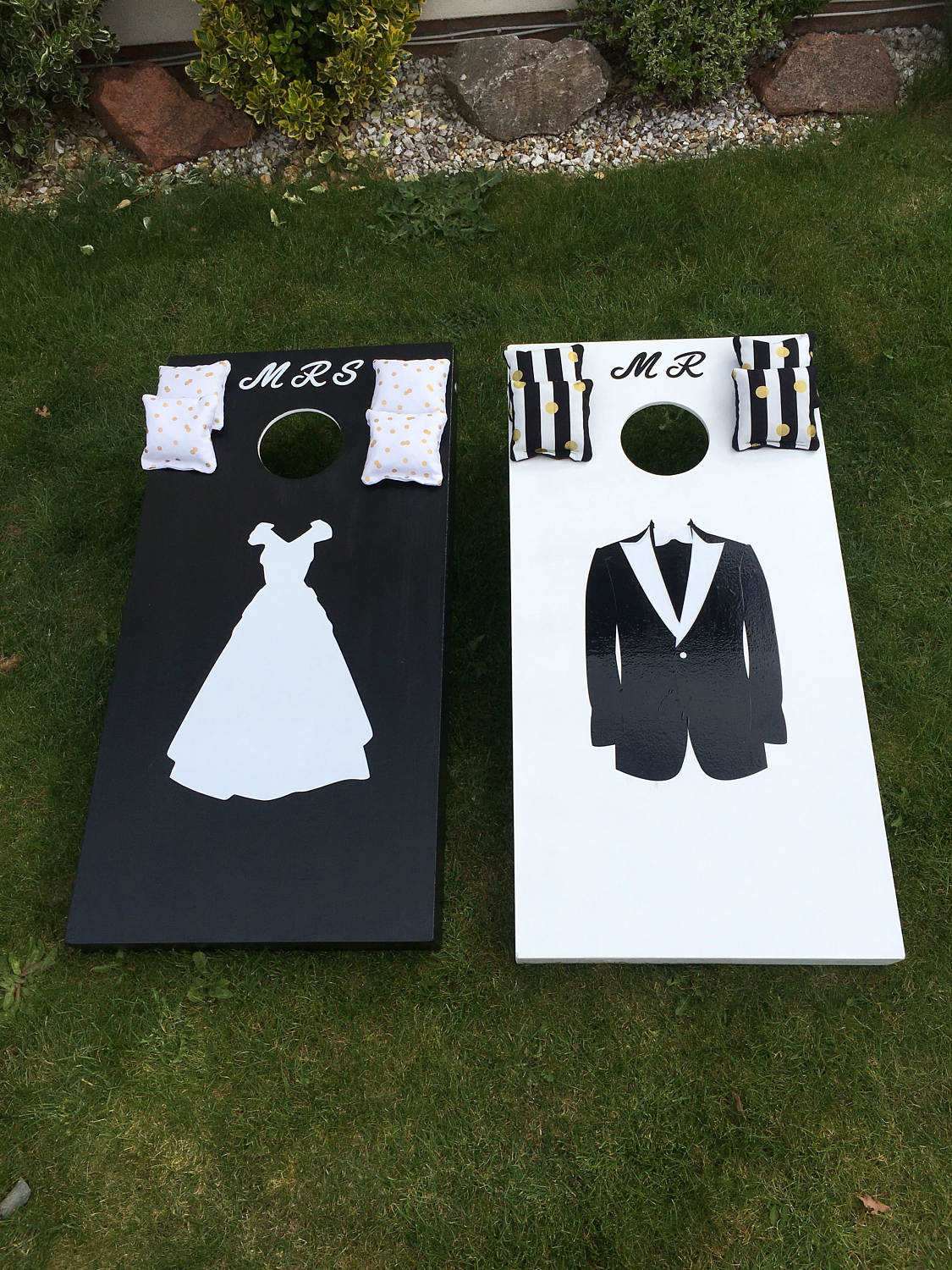 Wedding Cornhole Game: Personalized Mr & Mrs Bean Bag Toss